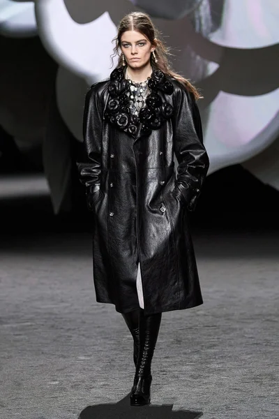 Look 2